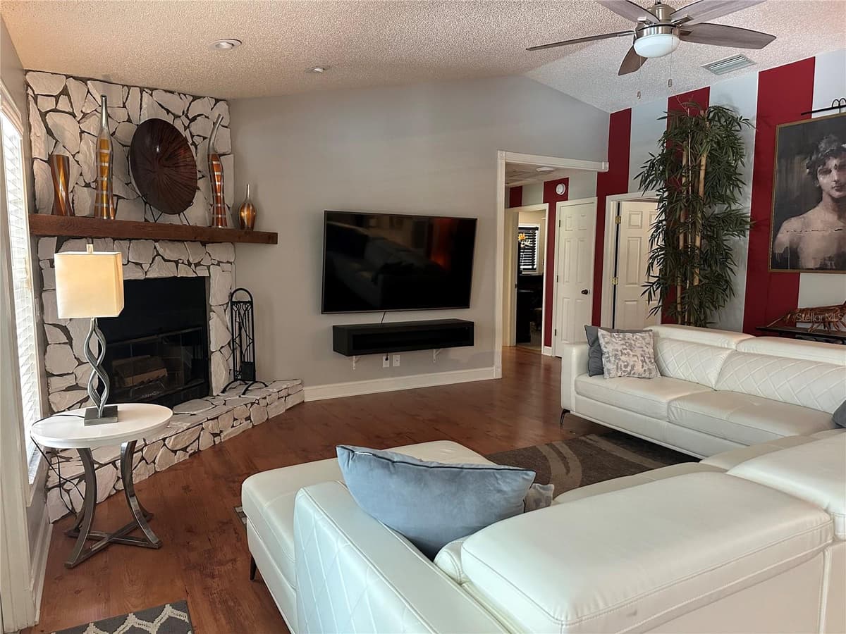 2222 BOLTON AVENUE — photo 8 of 57