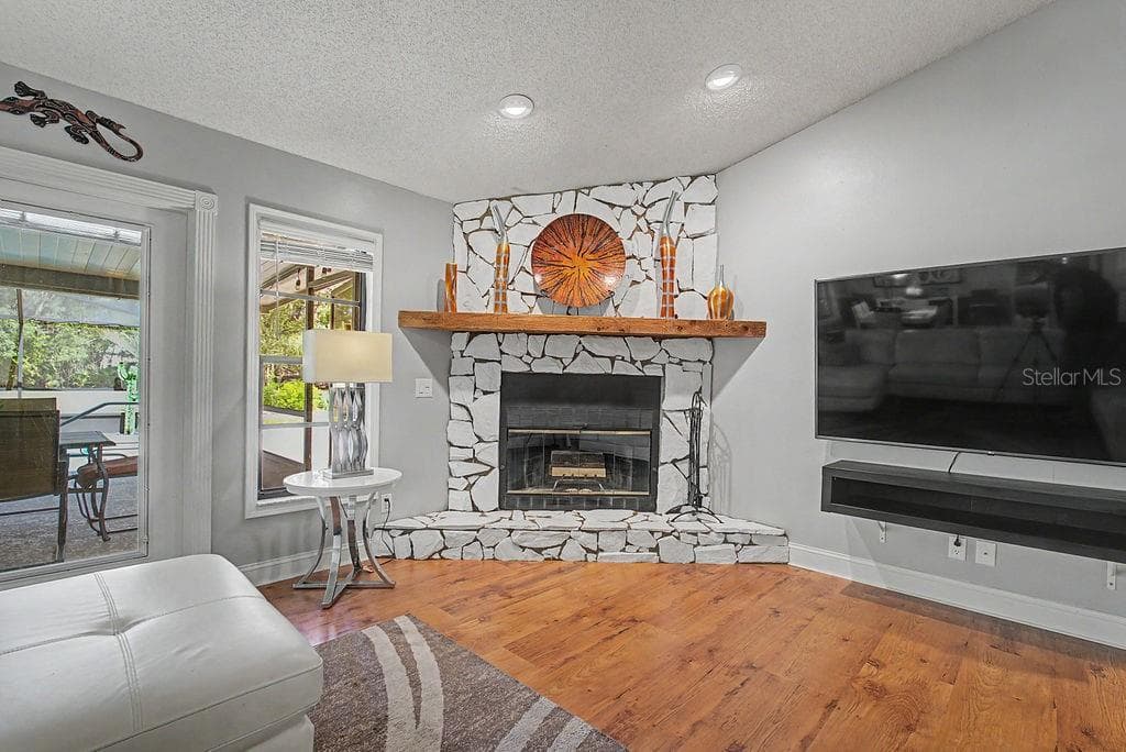 2222 BOLTON AVENUE — photo 5 of 57