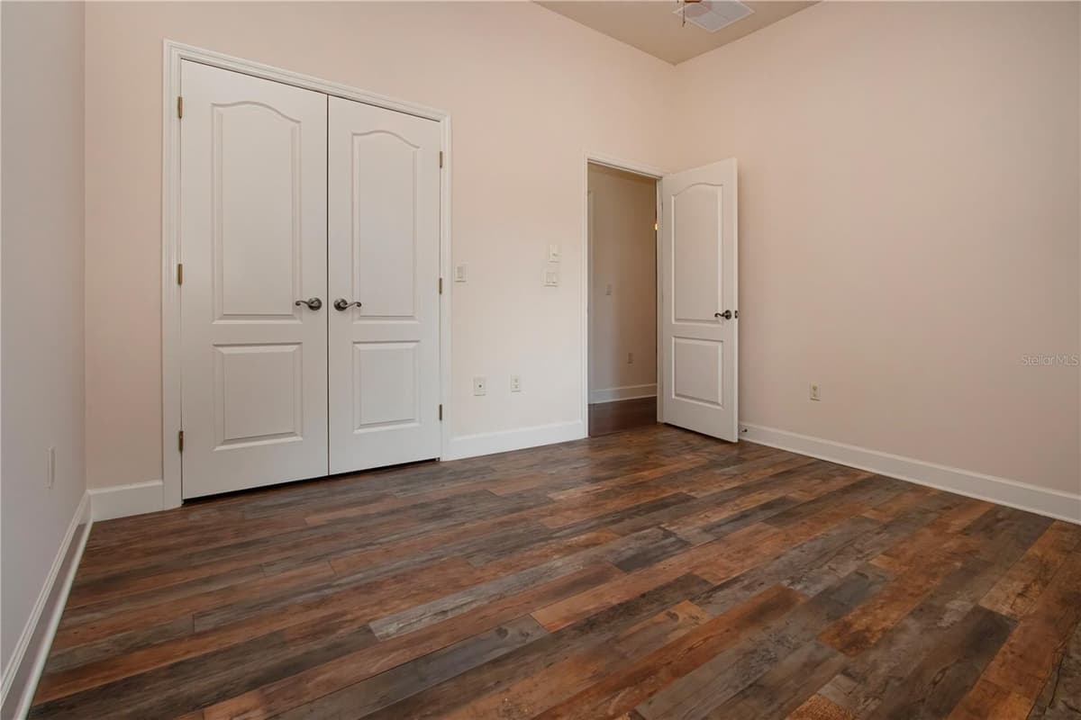 905 SQUARE LAKE DRIVE — photo 37 of 46