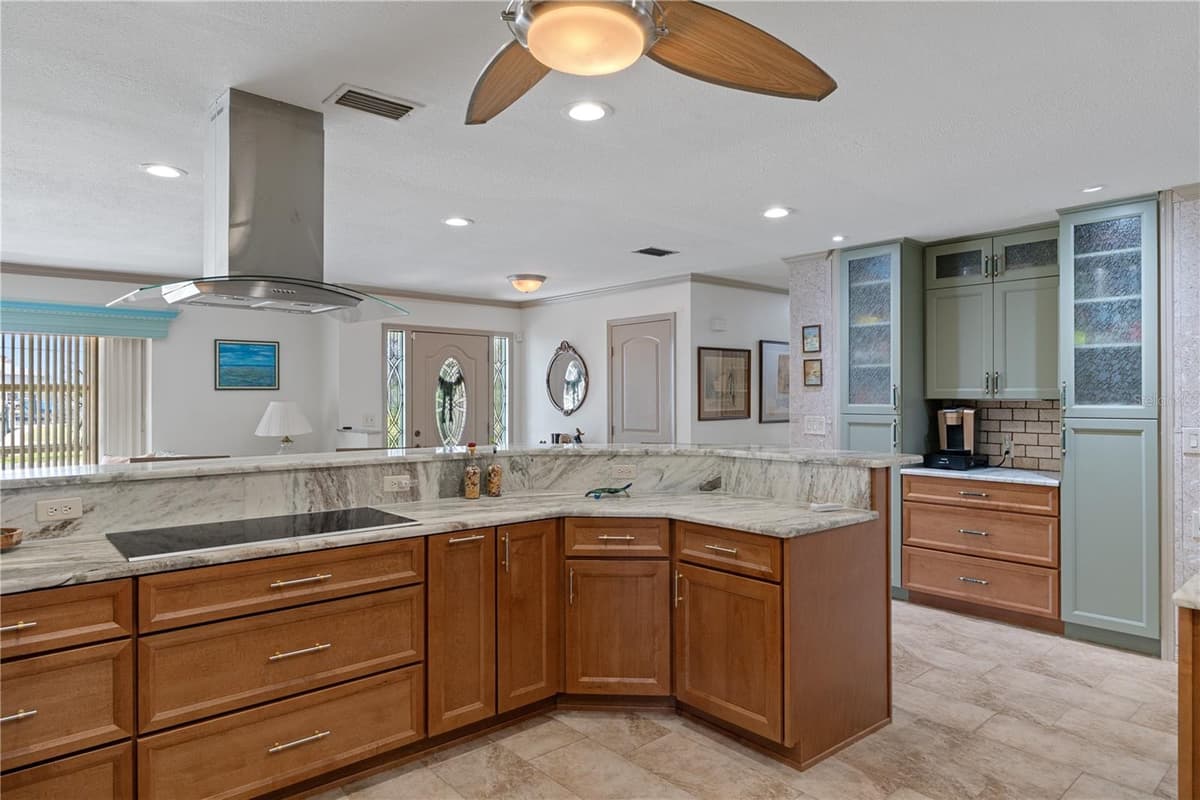 2160 WATERSEDGE DRIVE — photo 17 of 47