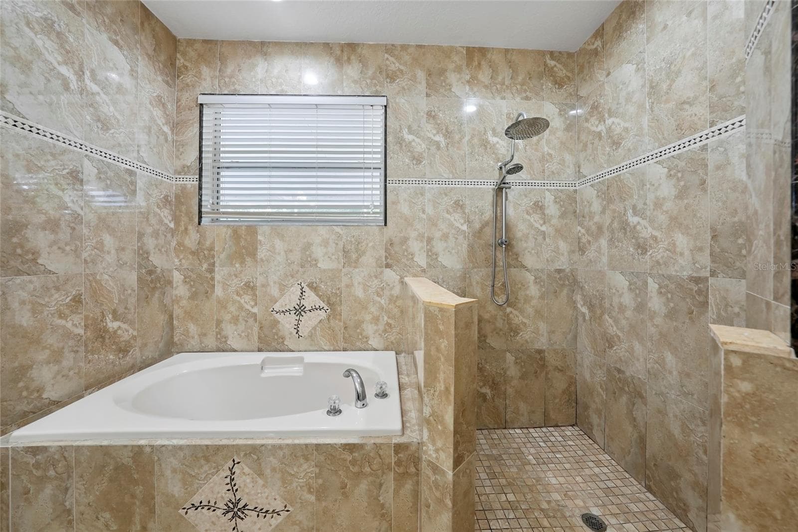 3817 LANGDRUM DRIVE — photo 15 of 30