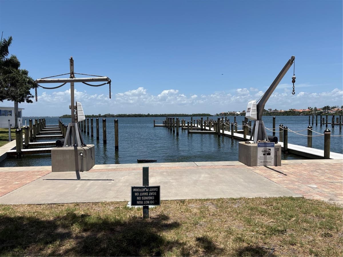 3710 GULF OF MEXICO DRIVE — photo 26 of 37