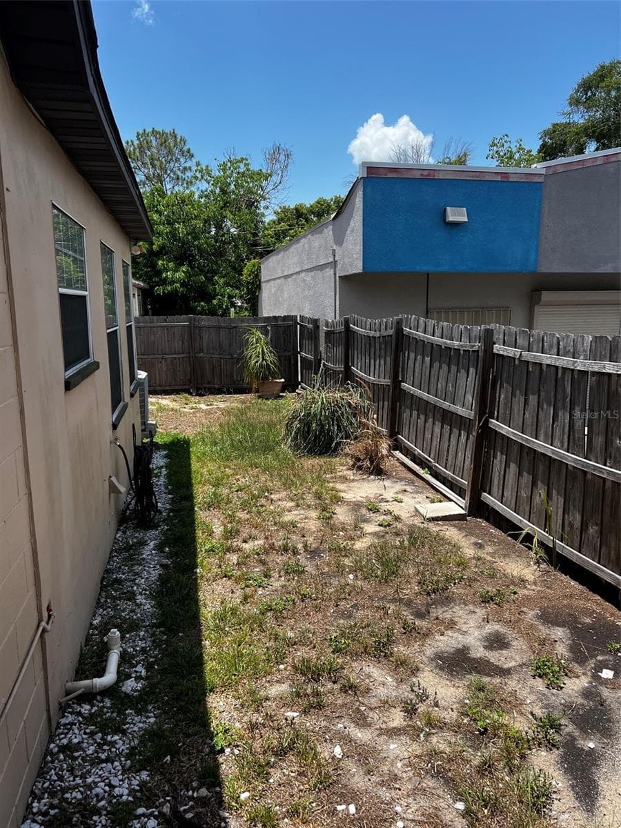 1220 BAY STREET — photo 16 of 25