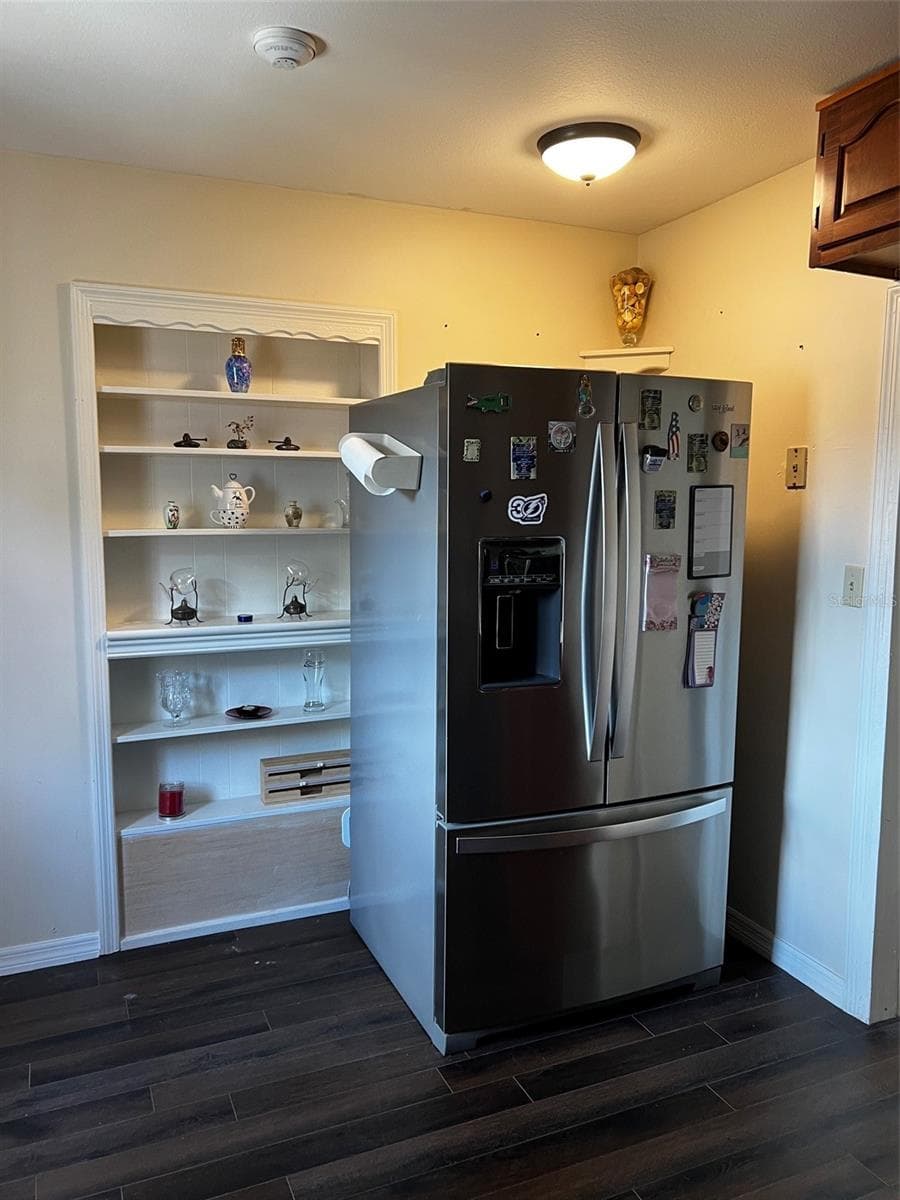 1220 BAY STREET — photo 15 of 25