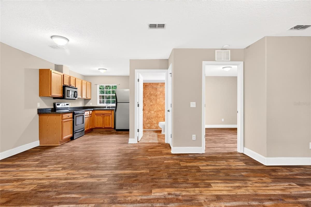 14144 141ST AVENUE — photo 38 of 47