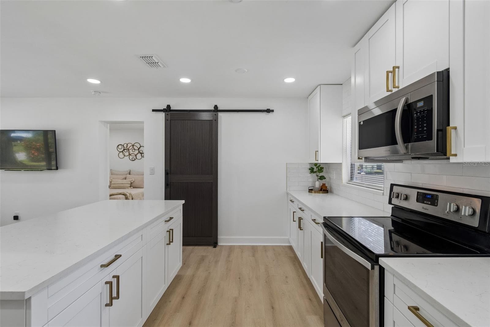 1702 JOHNSTON AVENUE — photo 24 of 54