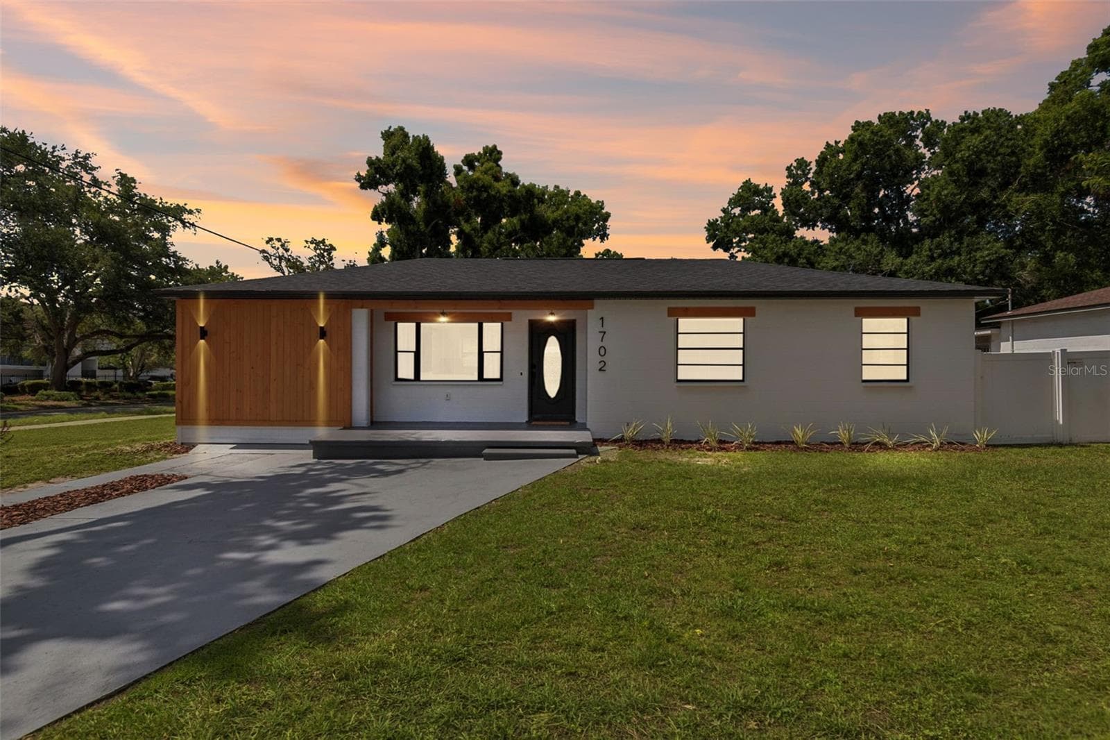 1702 JOHNSTON AVENUE — photo 1 of 54