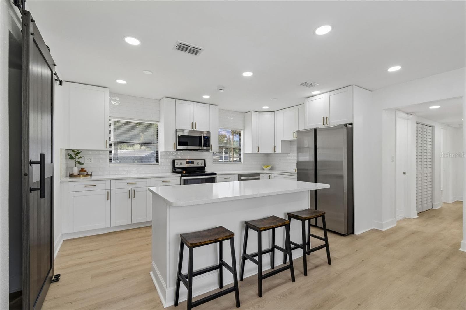 1702 JOHNSTON AVENUE — photo 18 of 54