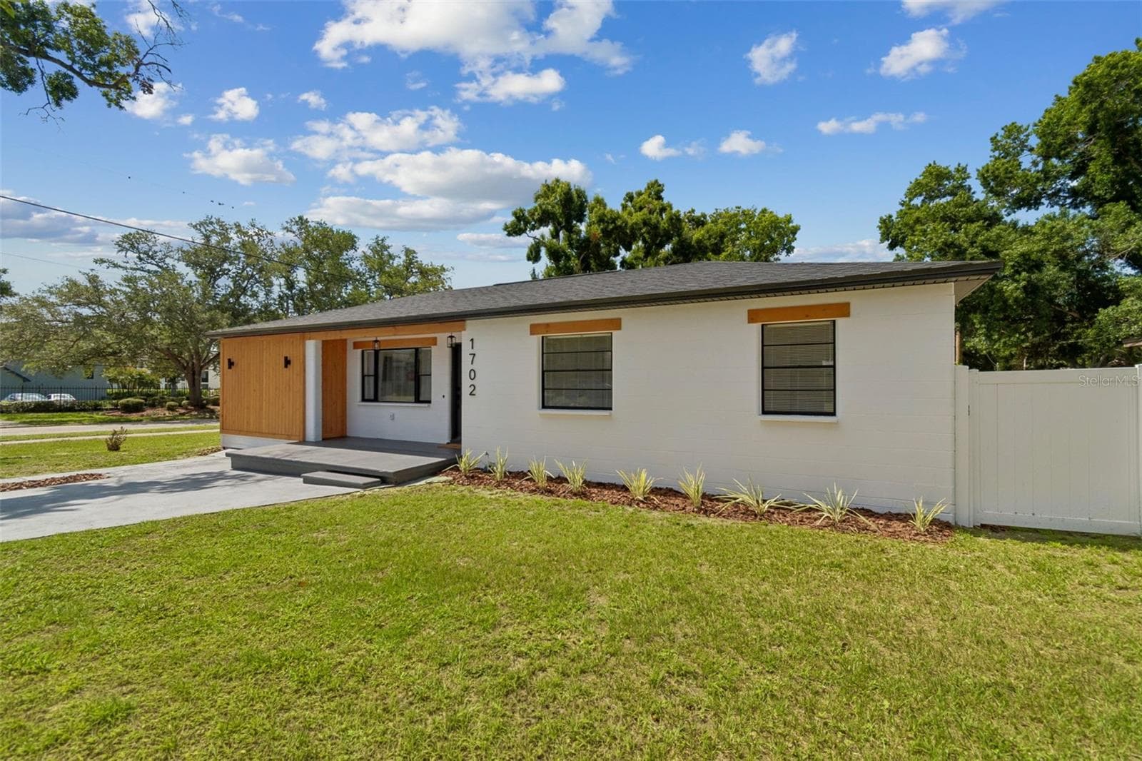 1702 JOHNSTON AVENUE — photo 11 of 54