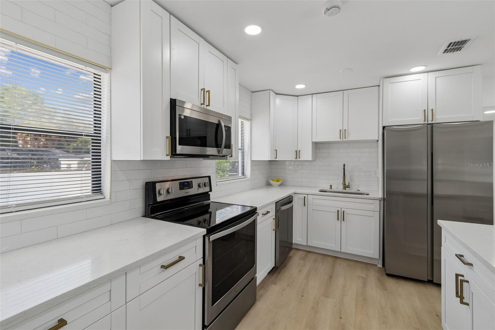 1702 JOHNSTON AVENUE — photo 23 of 54