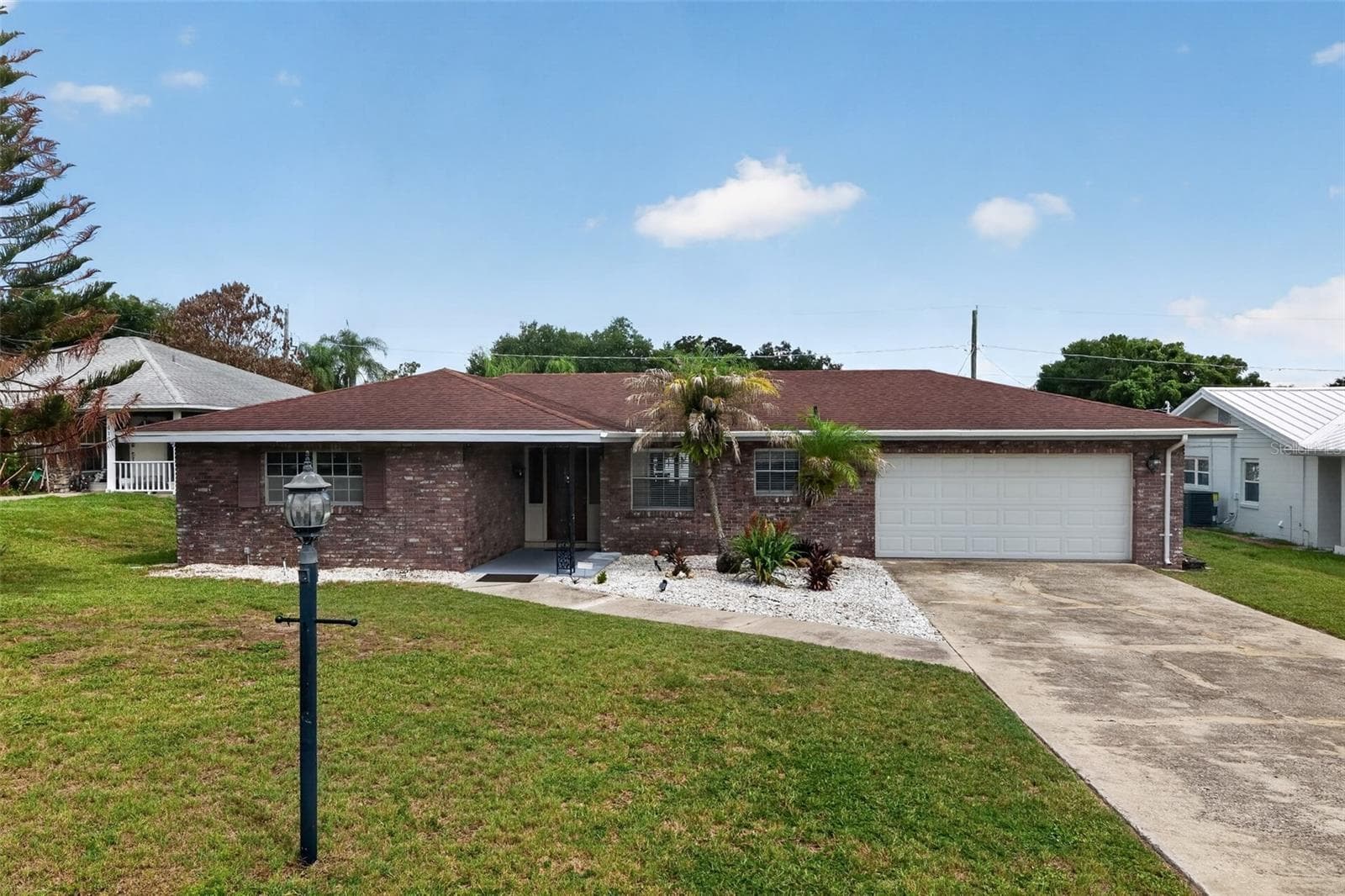 516 ALACHUA DRIVE — photo 3 of 34