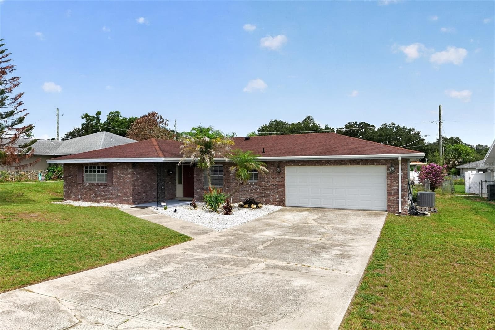 516 ALACHUA DRIVE — photo 2 of 34