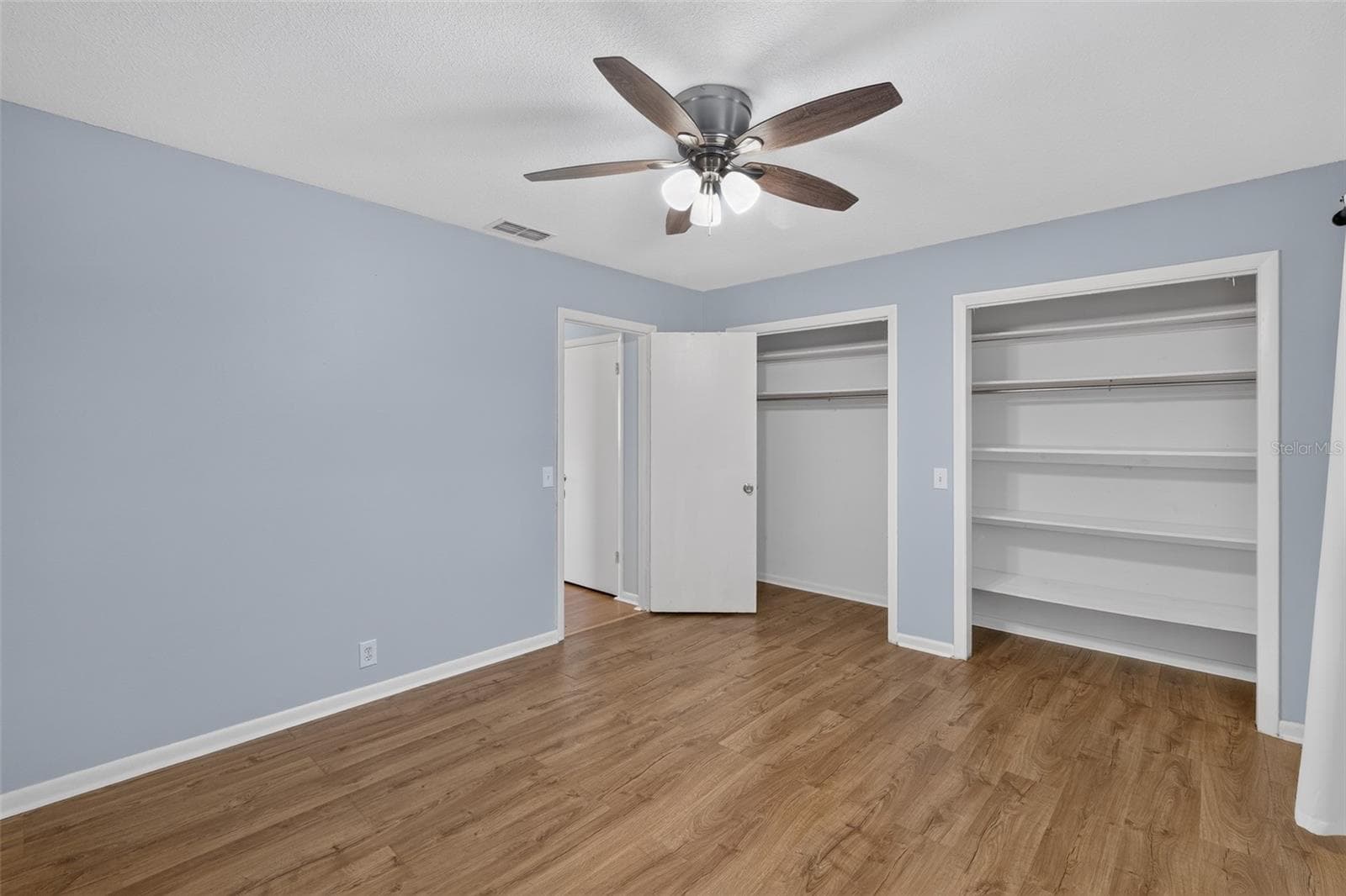 516 ALACHUA DRIVE — photo 15 of 34