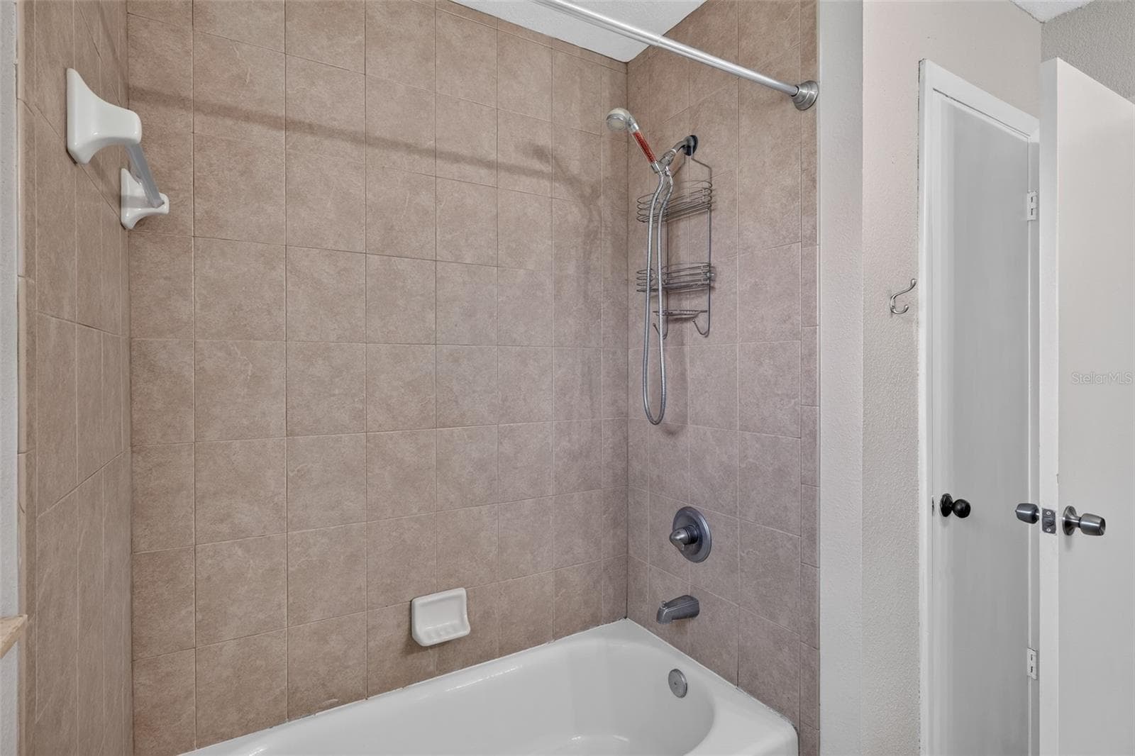 516 ALACHUA DRIVE — photo 23 of 34