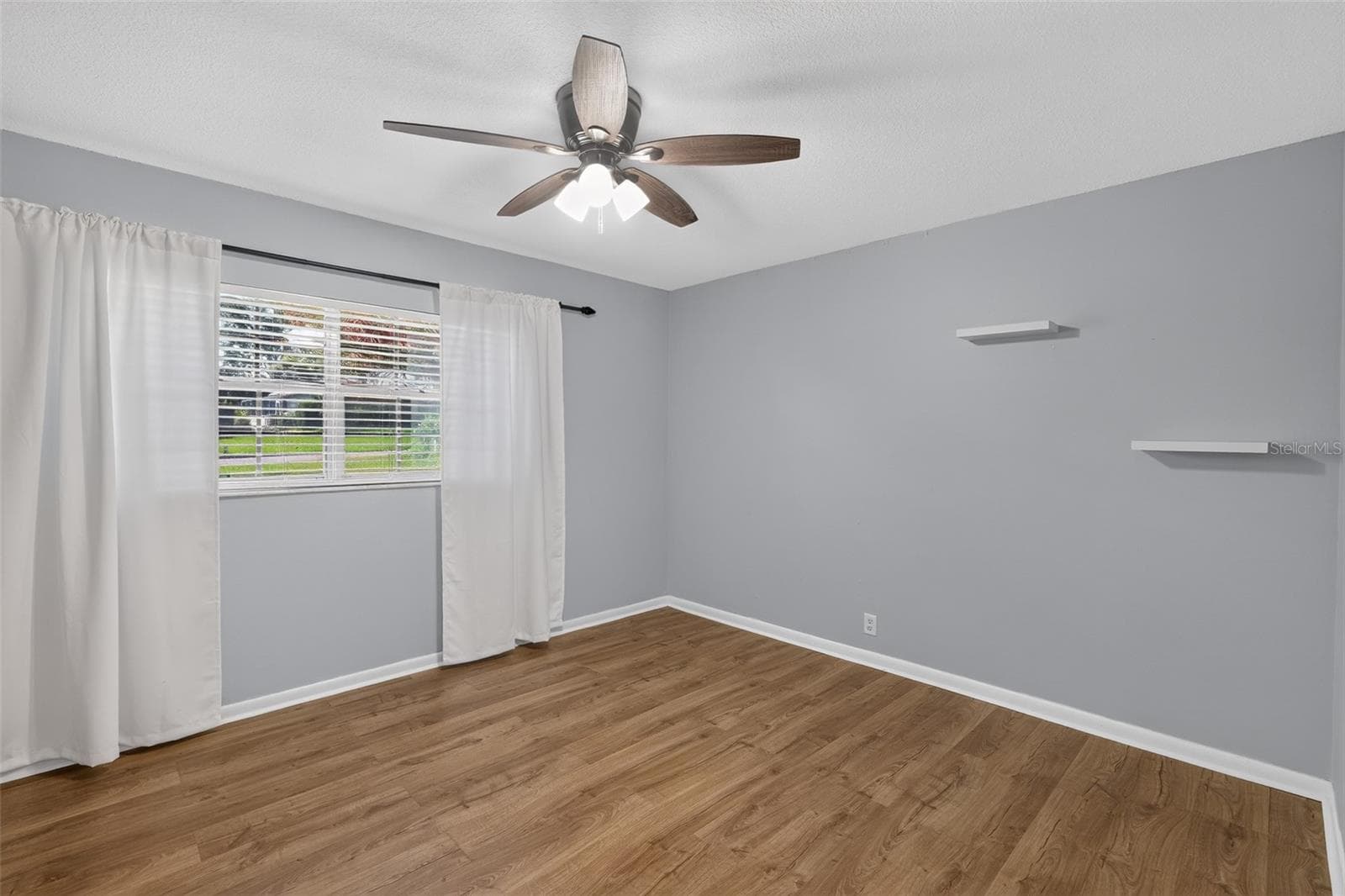 516 ALACHUA DRIVE — photo 16 of 34
