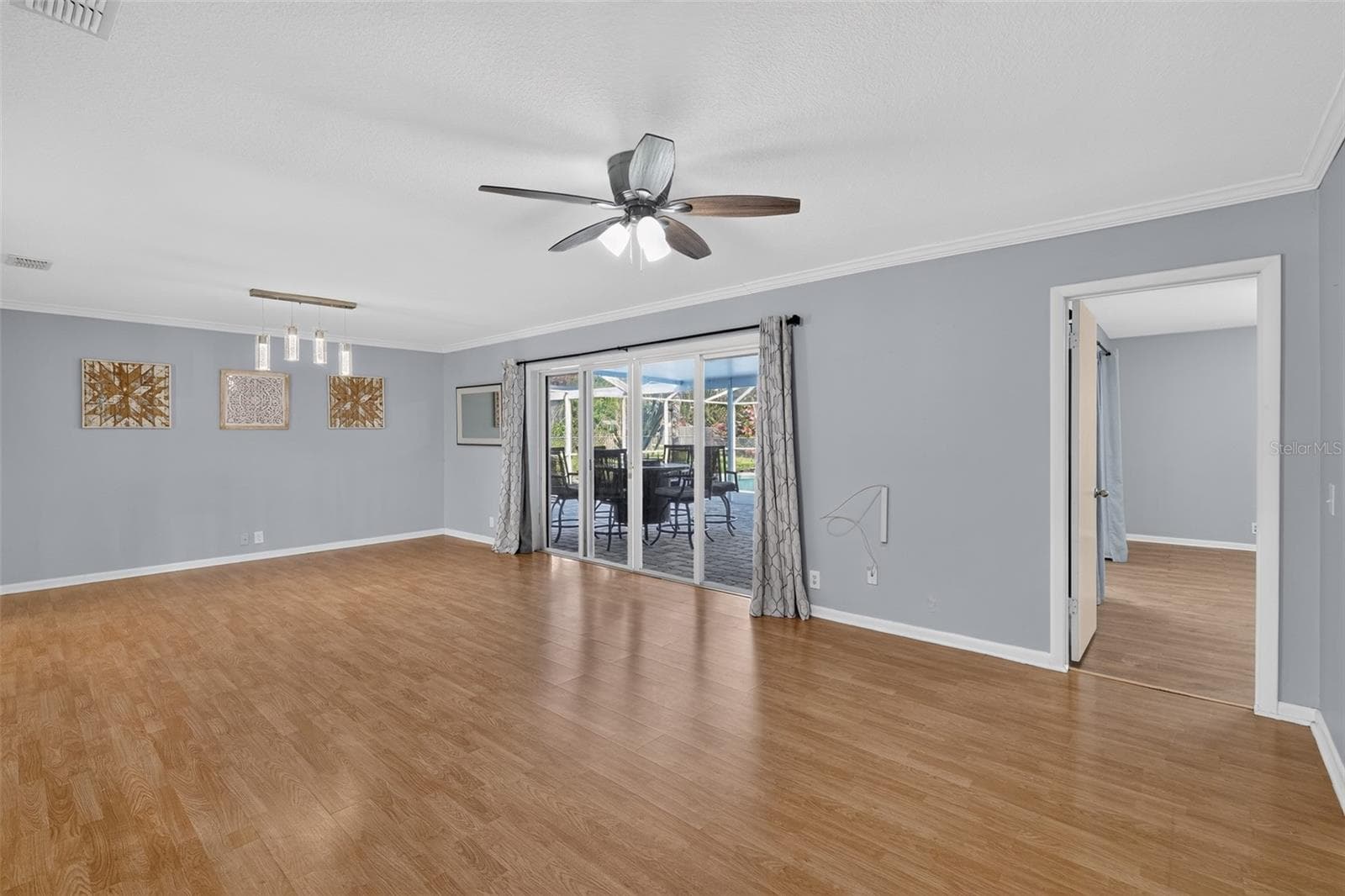 516 ALACHUA DRIVE — photo 10 of 34