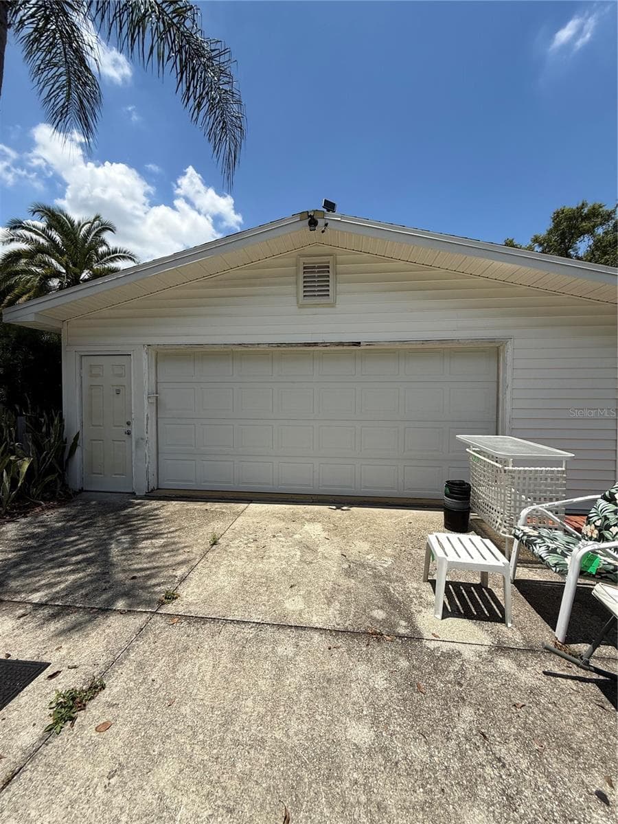 820 OAK AVENUE — photo 9 of 10