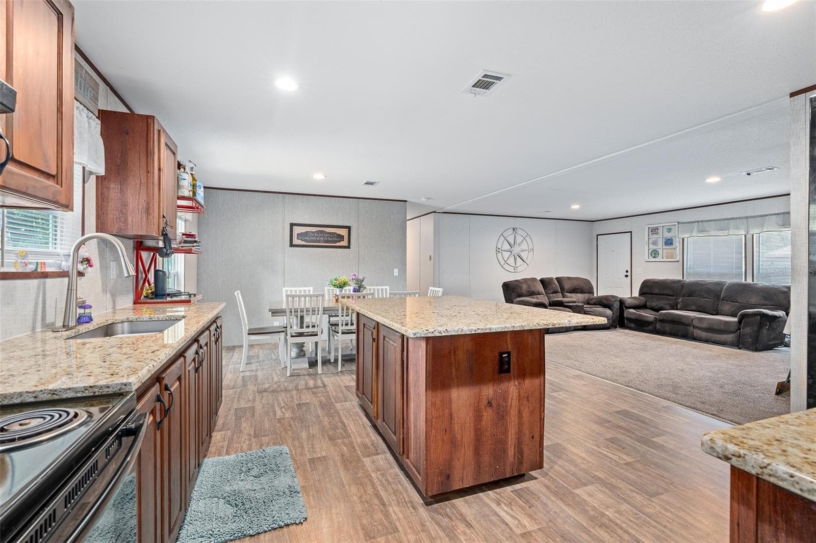 42215 BEECH AVENUE — photo 4 of 42