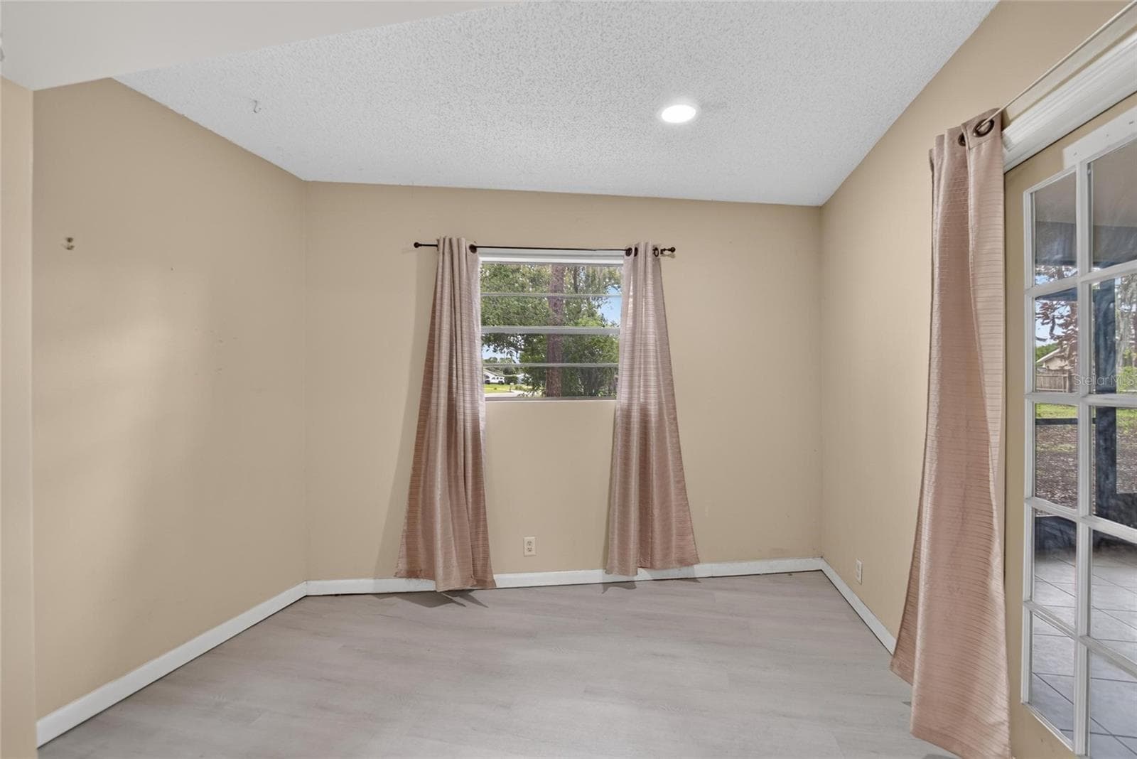 1201 SANDALWOOD DRIVE — photo 13 of 40