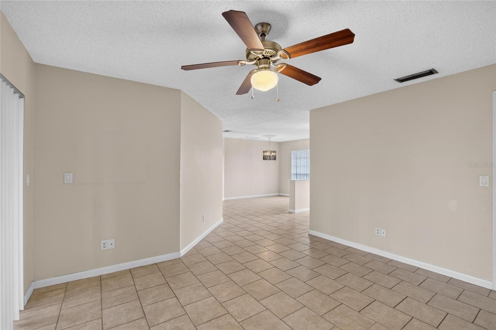 1201 SANDALWOOD DRIVE — photo 9 of 40