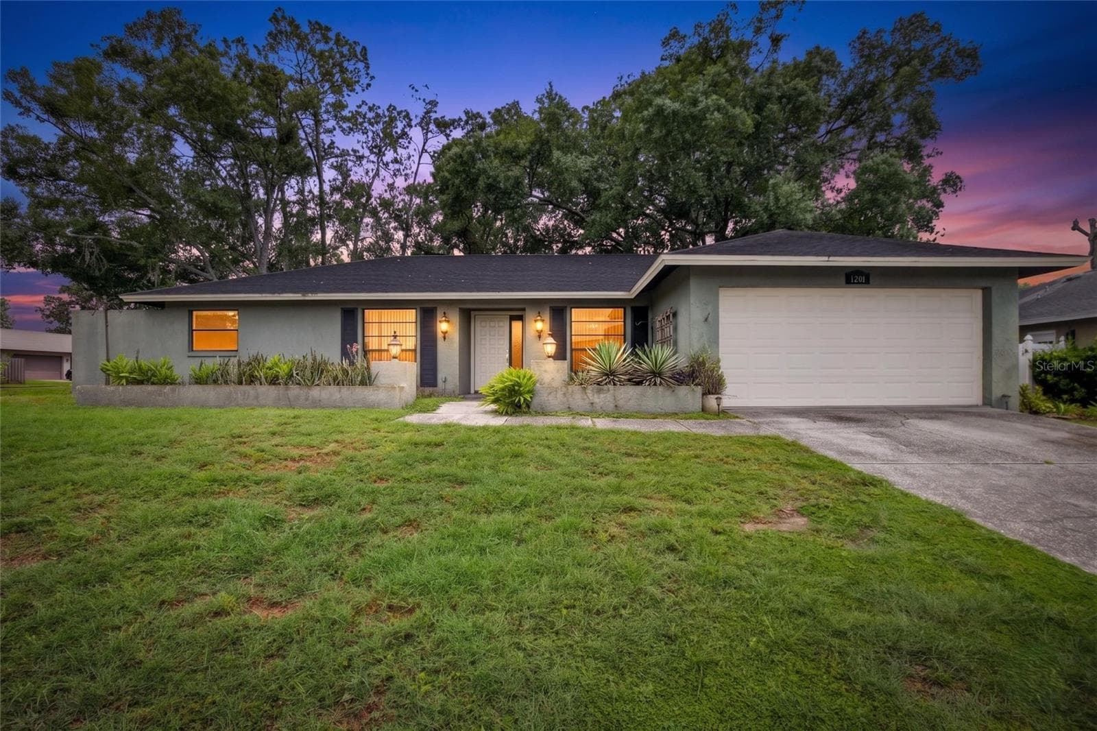 1201 SANDALWOOD DRIVE