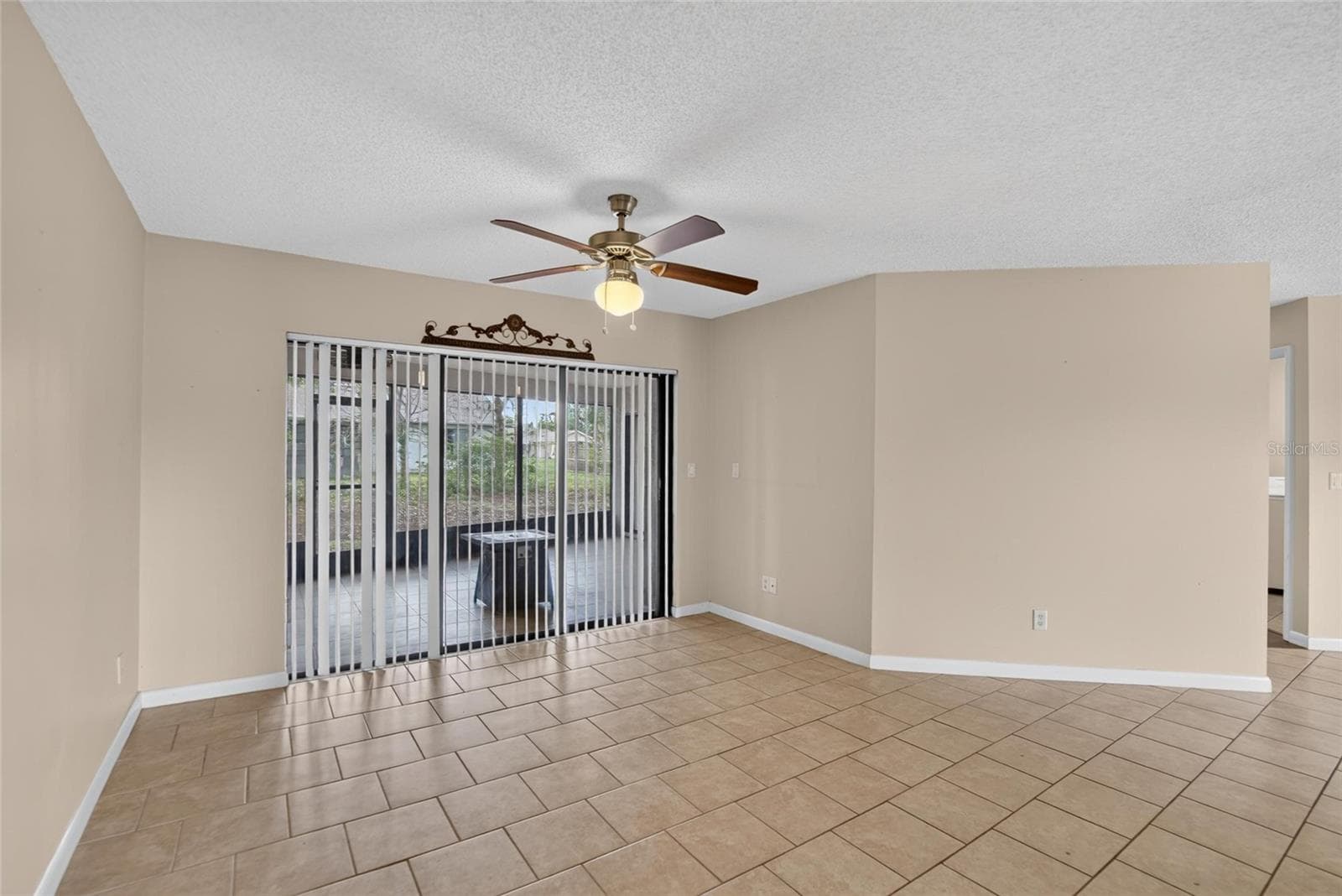 1201 SANDALWOOD DRIVE — photo 11 of 40