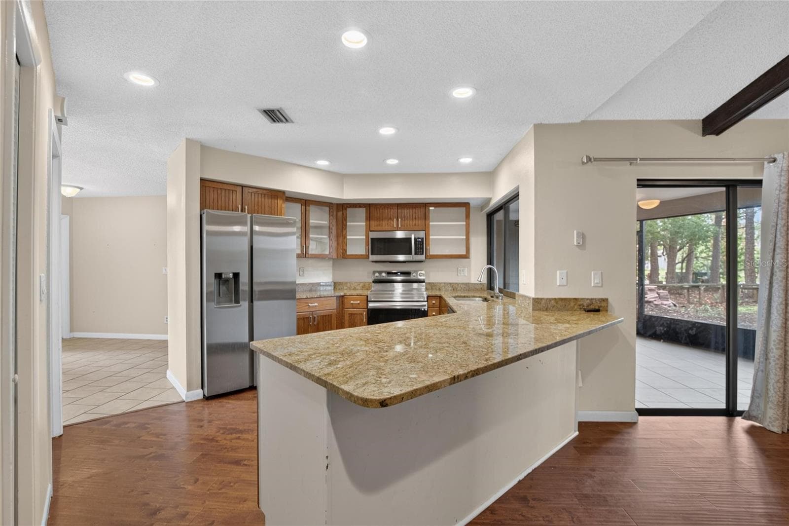 1201 SANDALWOOD DRIVE — photo 3 of 40
