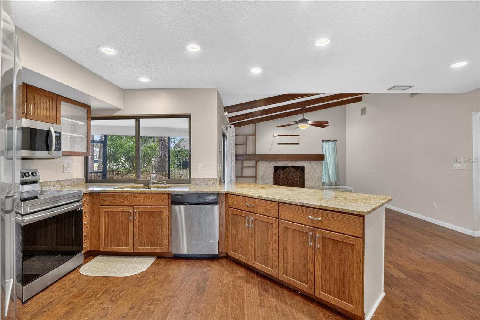 1201 SANDALWOOD DRIVE — photo 4 of 40