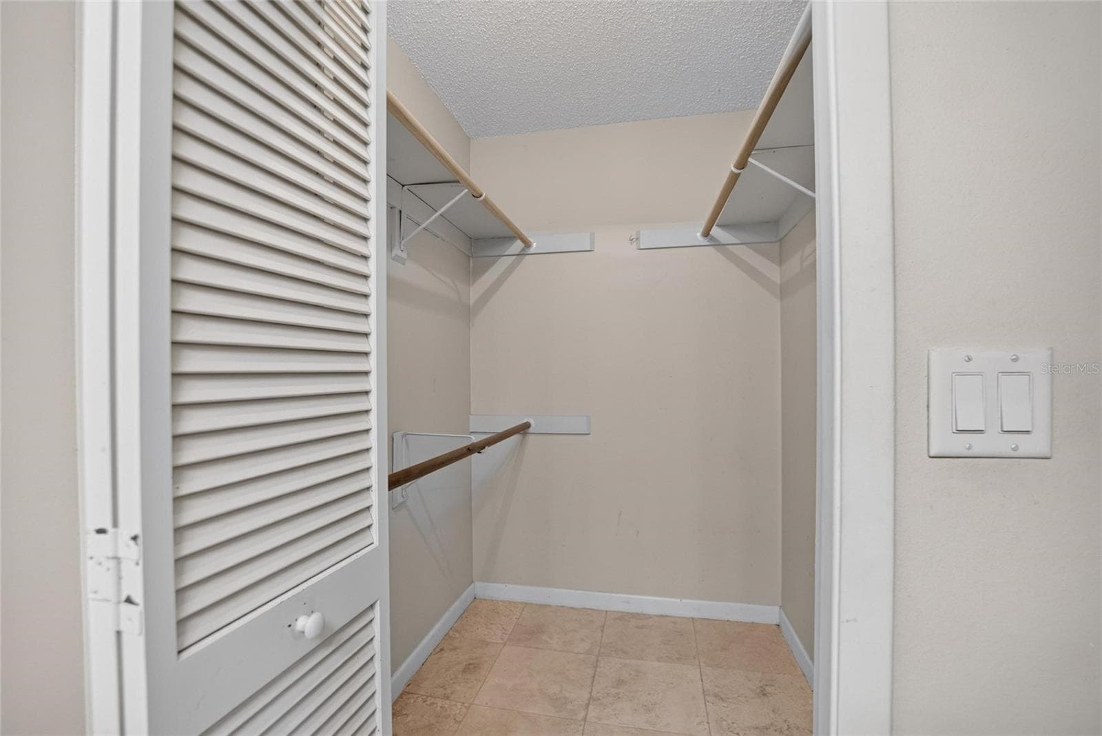 1201 SANDALWOOD DRIVE — photo 16 of 40