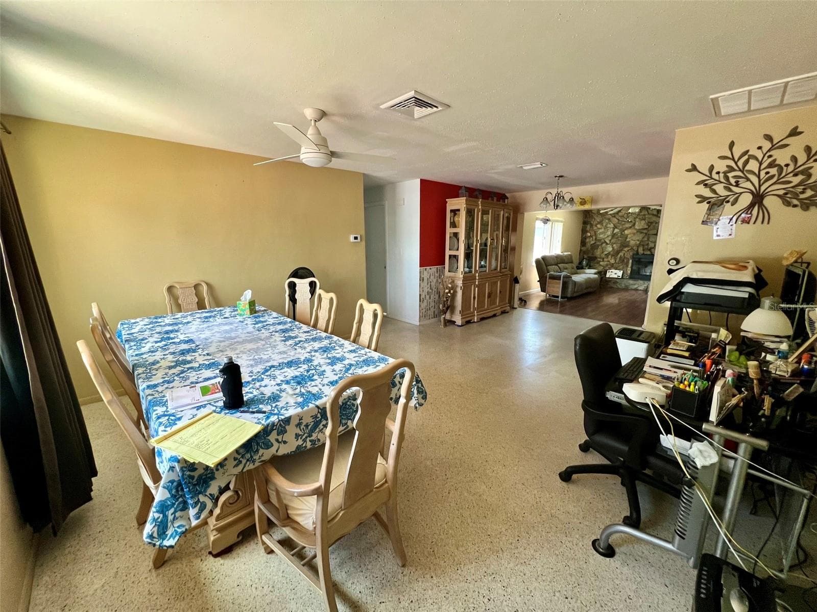 2133 INDIGO DRIVE — photo 4 of 41
