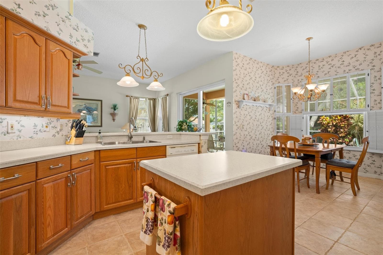 895 WHIPPOORWILL DRIVE — photo 18 of 51