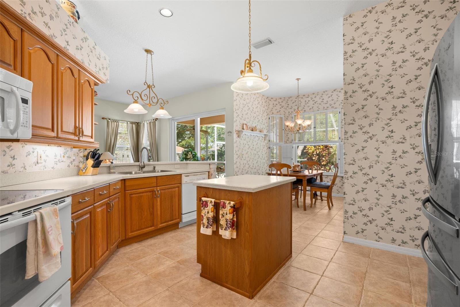 895 WHIPPOORWILL DRIVE — photo 17 of 51