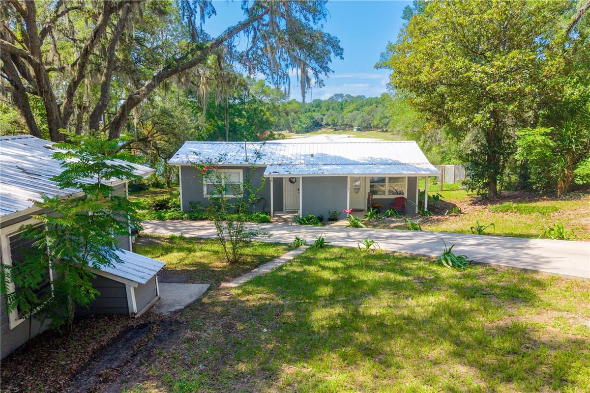 7765 TWIN LAKES ROAD — photo 10 of 84