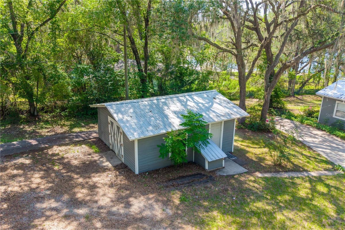 7765 TWIN LAKES ROAD — photo 8 of 84