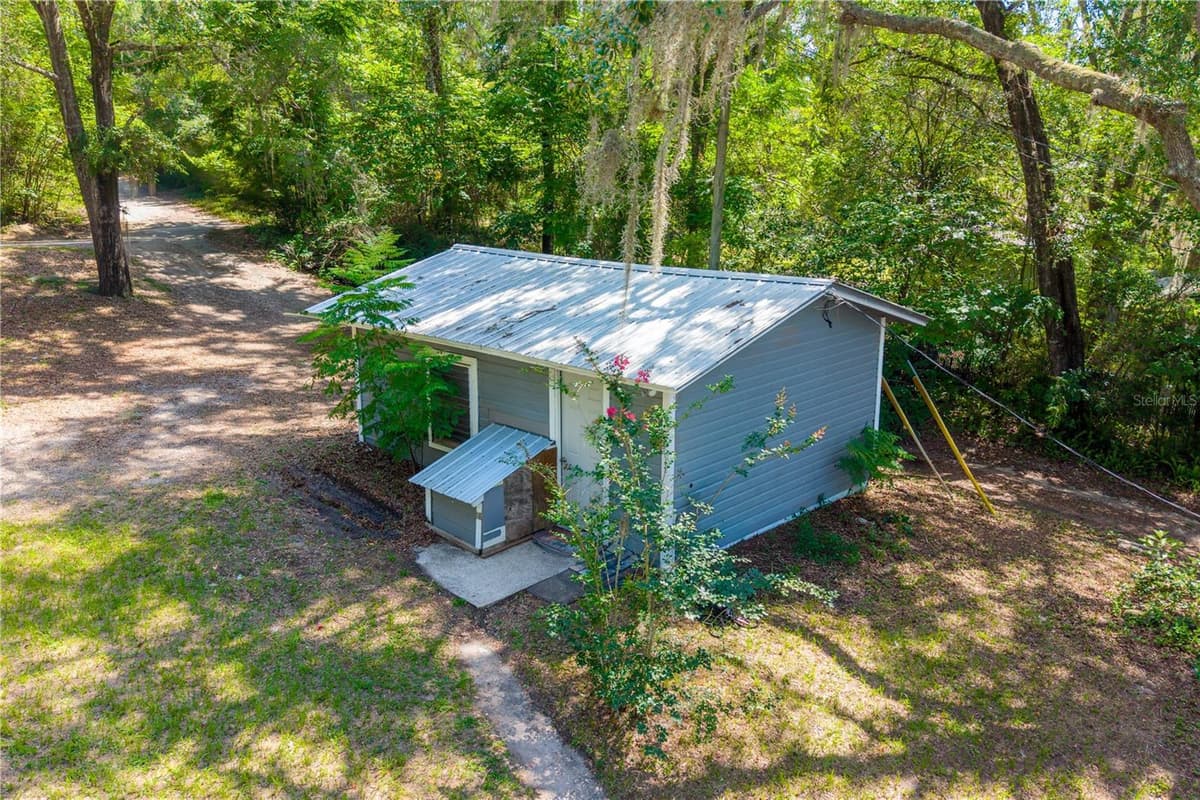 7765 TWIN LAKES ROAD — photo 7 of 84
