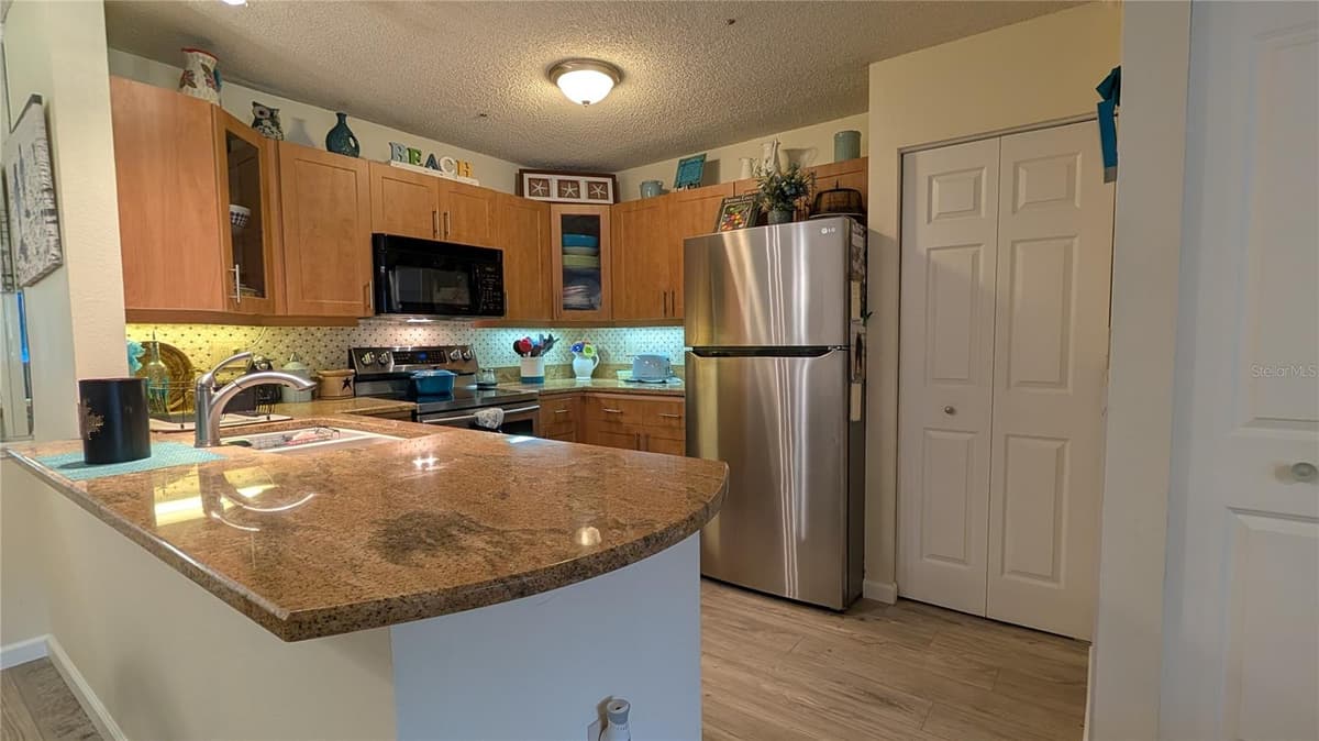 5717 BAYWATER DRIVE — photo 5 of 42