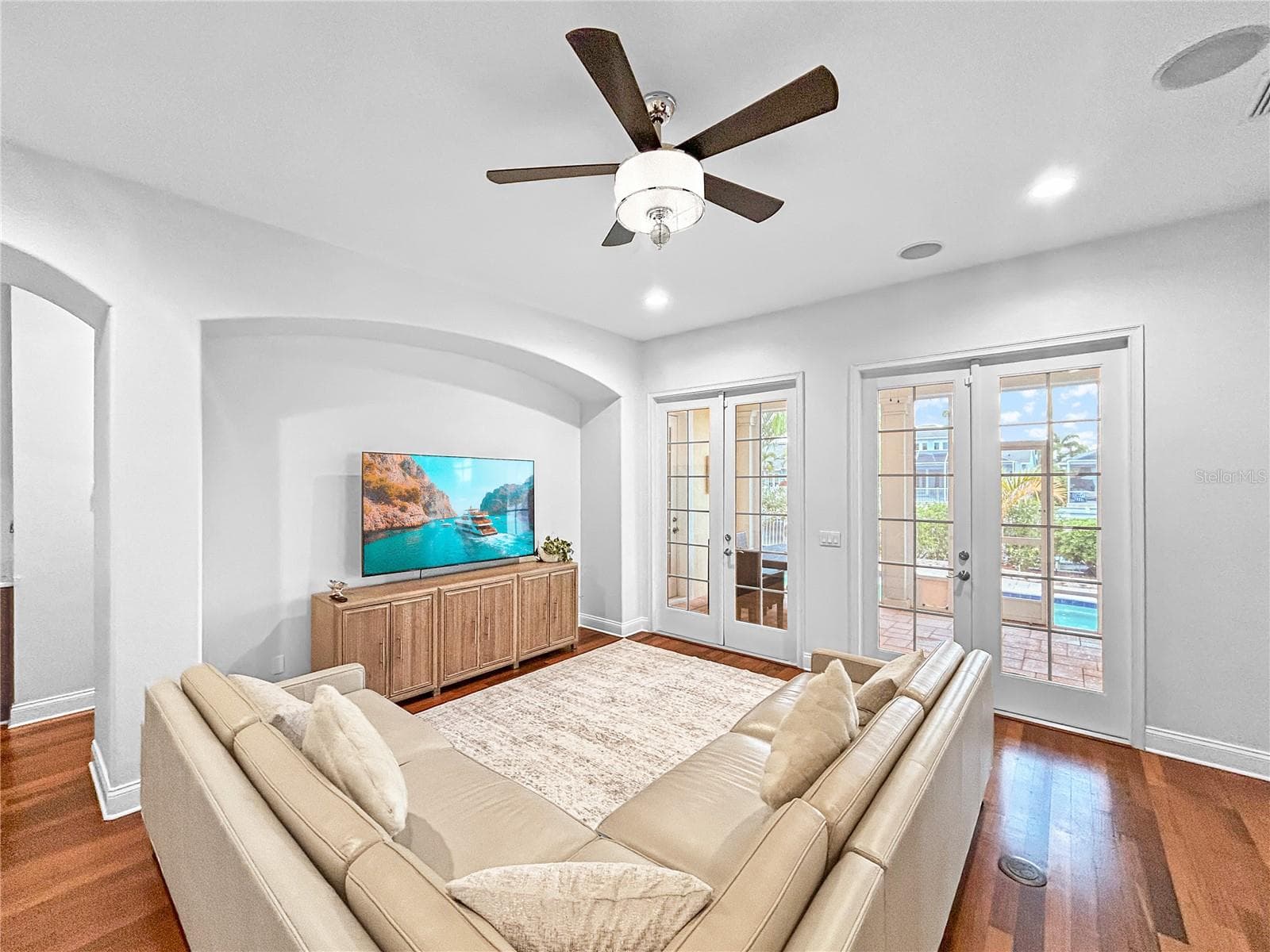 432 ISLEBAY DRIVE — photo 13 of 64