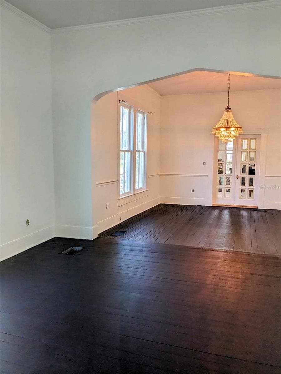 495 PARKER STREET — photo 6 of 11