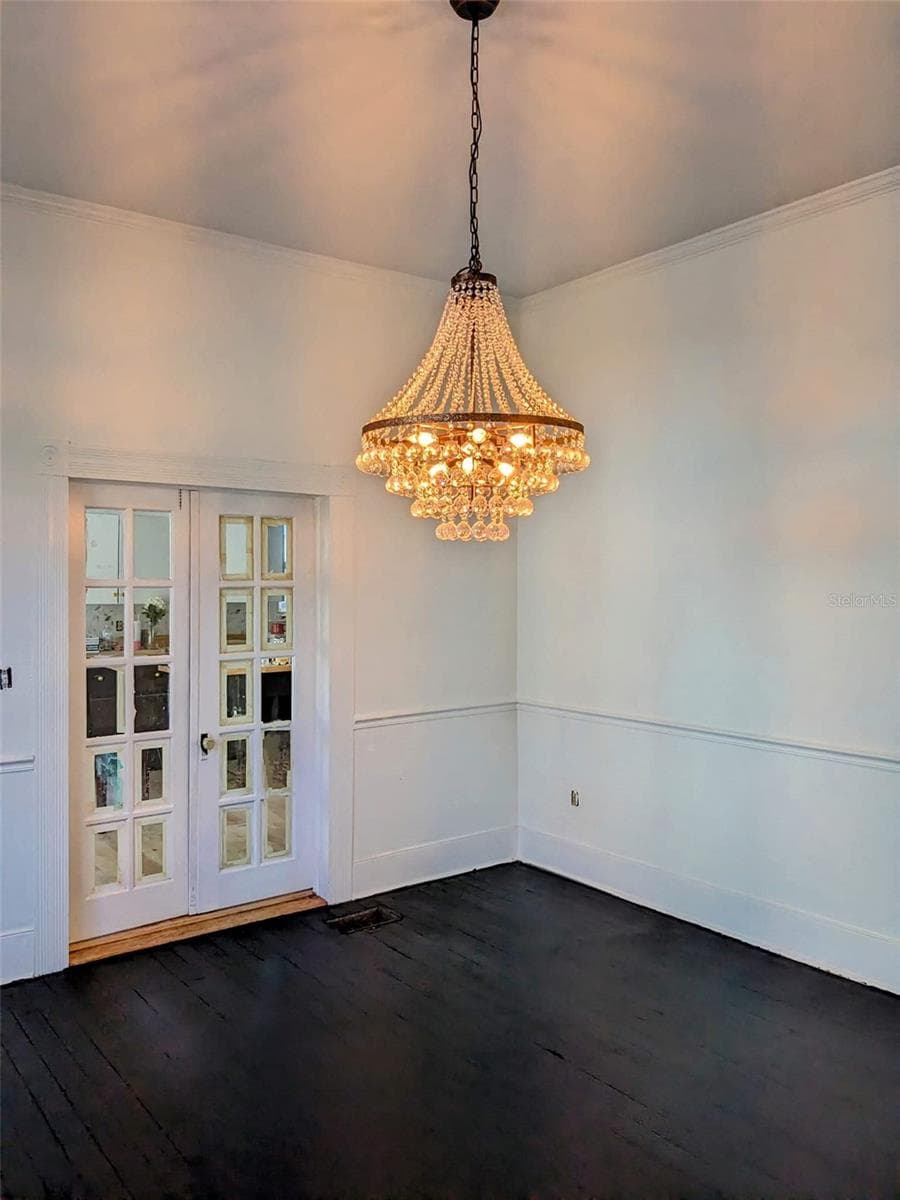495 PARKER STREET — photo 4 of 11