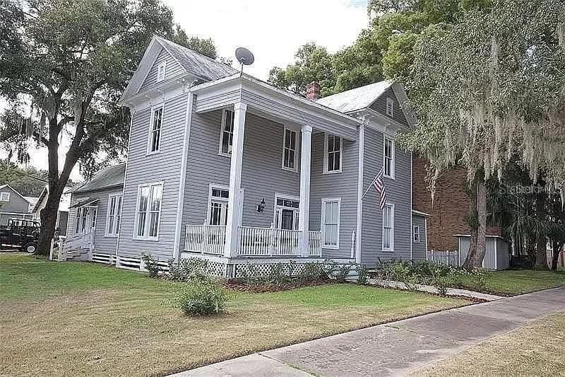 495 PARKER STREET — photo 2 of 11