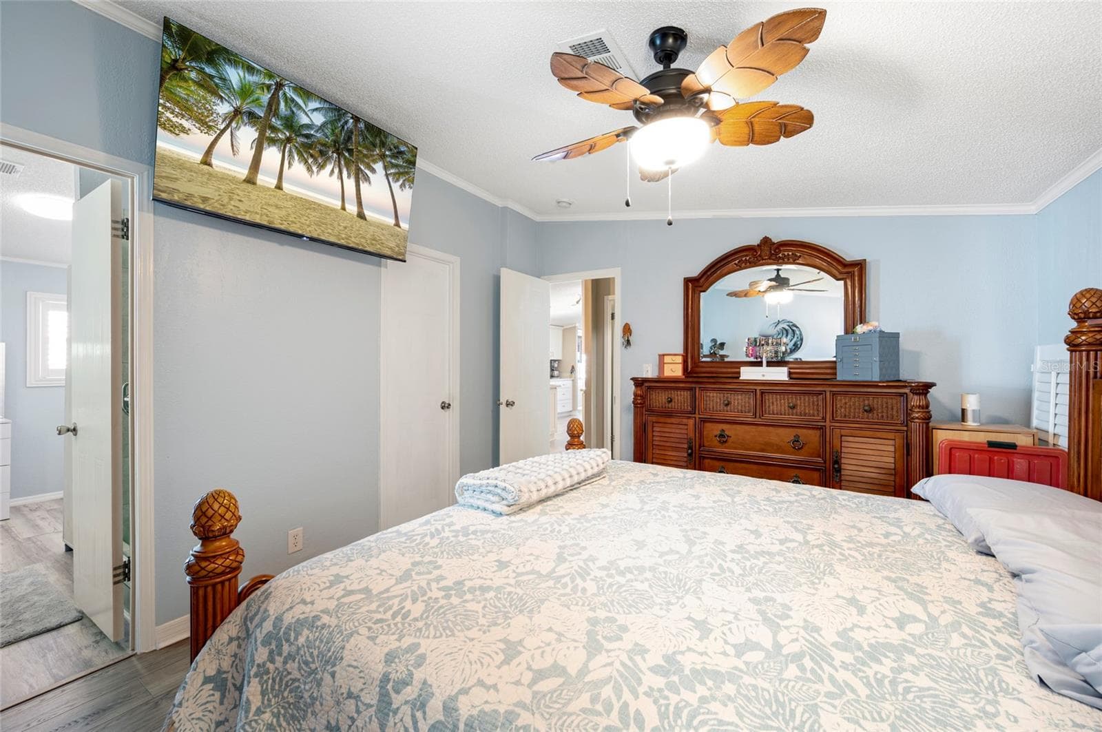 4300 RIVERSIDE DRIVE — photo 14 of 35