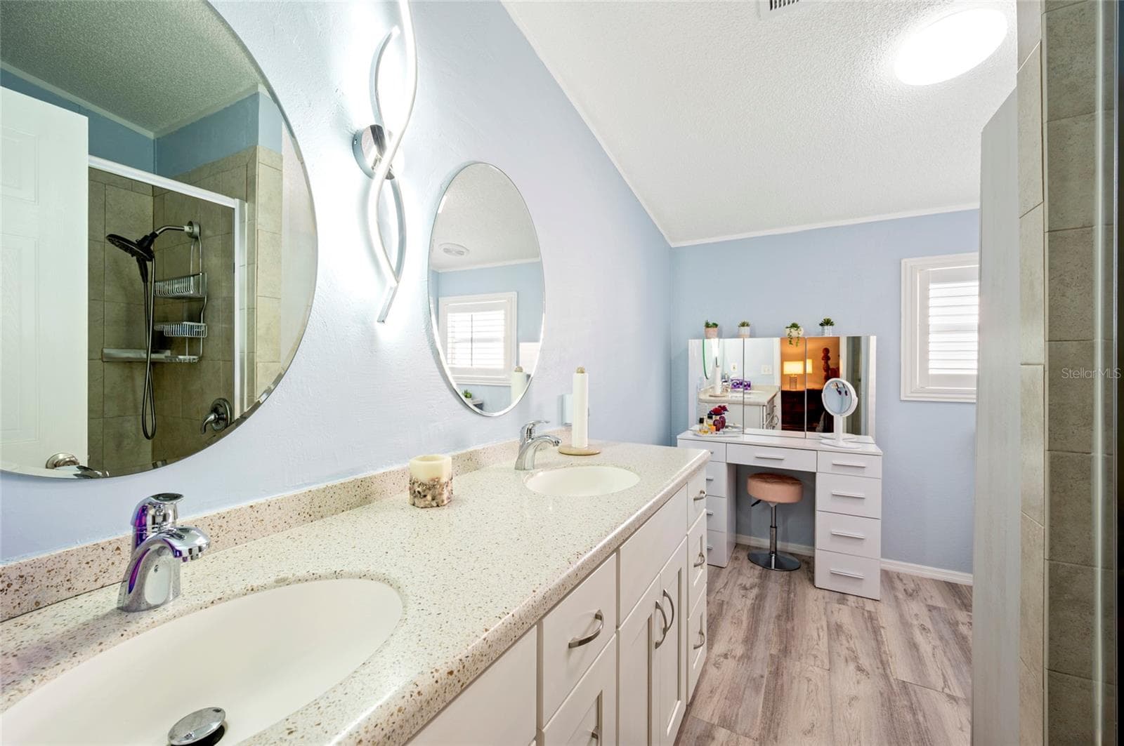 4300 RIVERSIDE DRIVE — photo 15 of 35