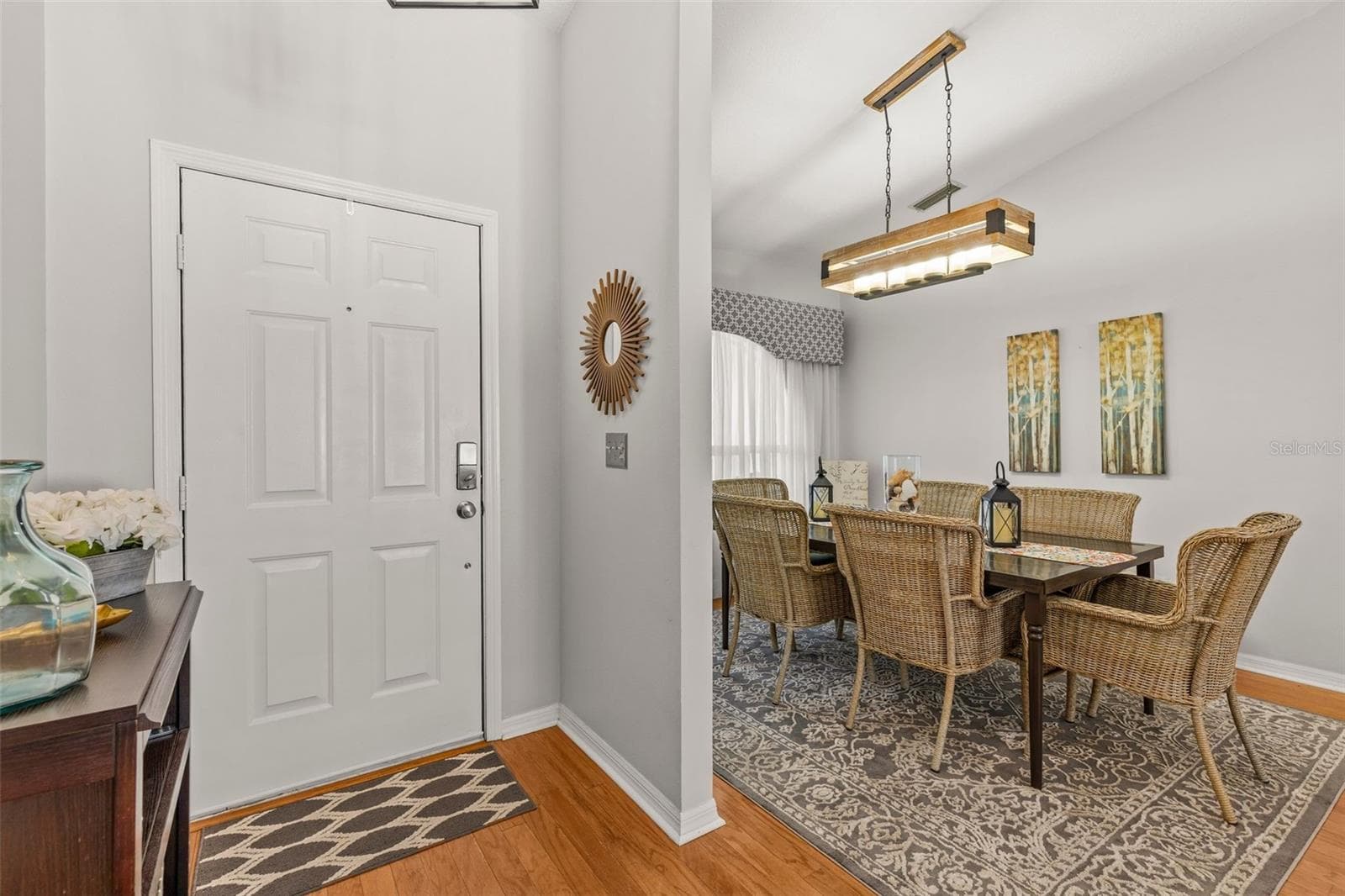1090 ROLLING OAKS AVENUE — photo 6 of 55