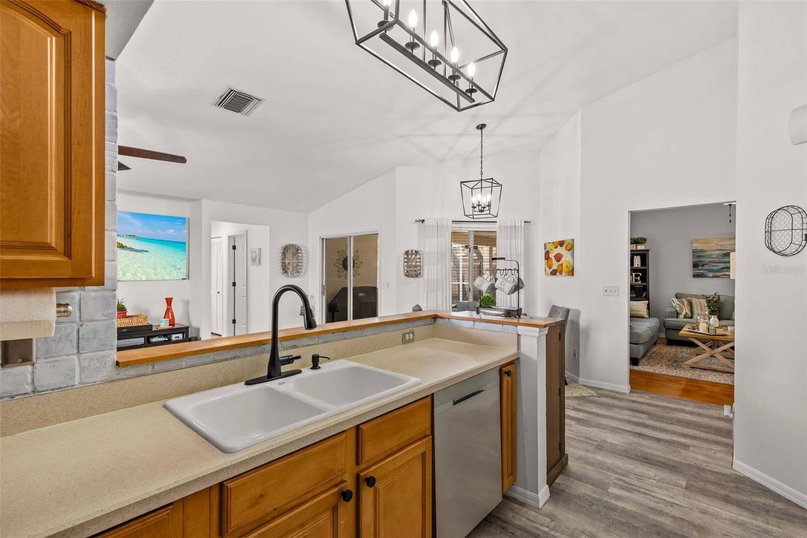1090 ROLLING OAKS AVENUE — photo 19 of 55