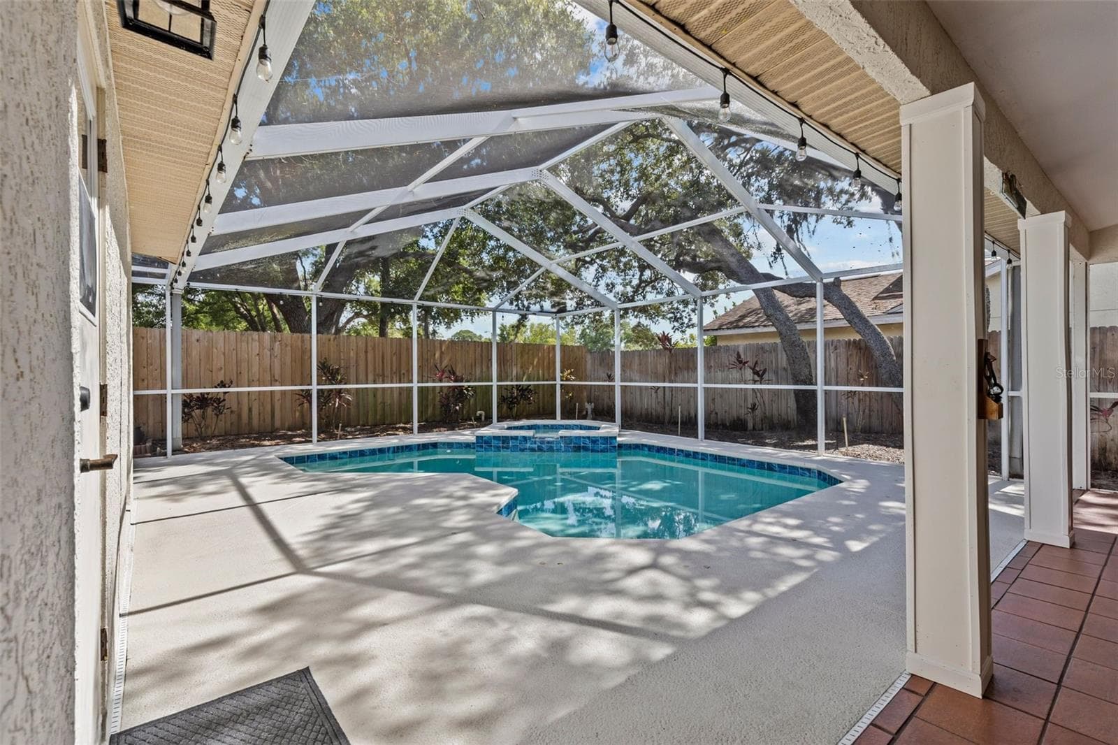 1090 ROLLING OAKS AVENUE — photo 37 of 55
