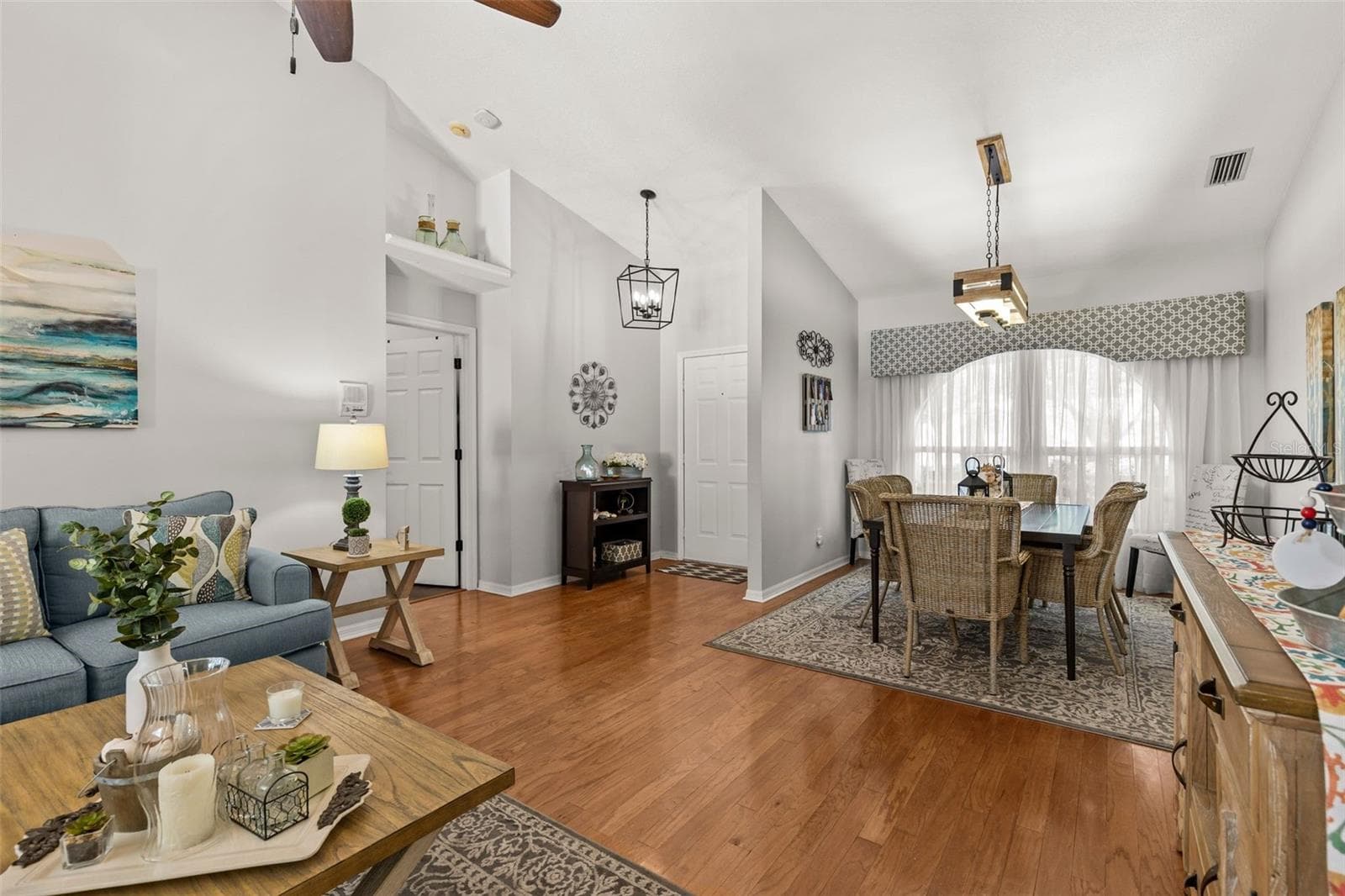 1090 ROLLING OAKS AVENUE — photo 10 of 55