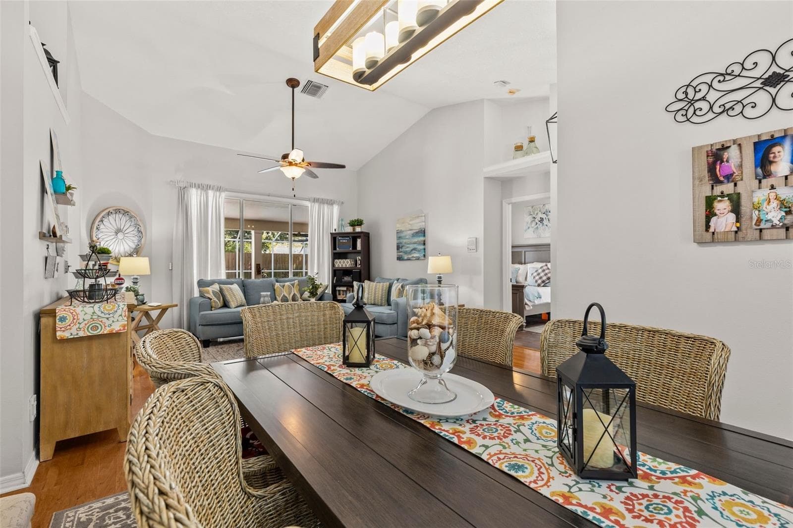 1090 ROLLING OAKS AVENUE — photo 8 of 55