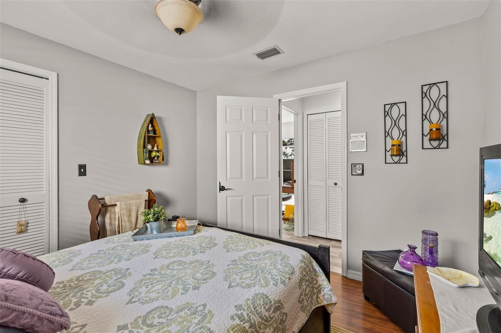 1090 ROLLING OAKS AVENUE — photo 29 of 55