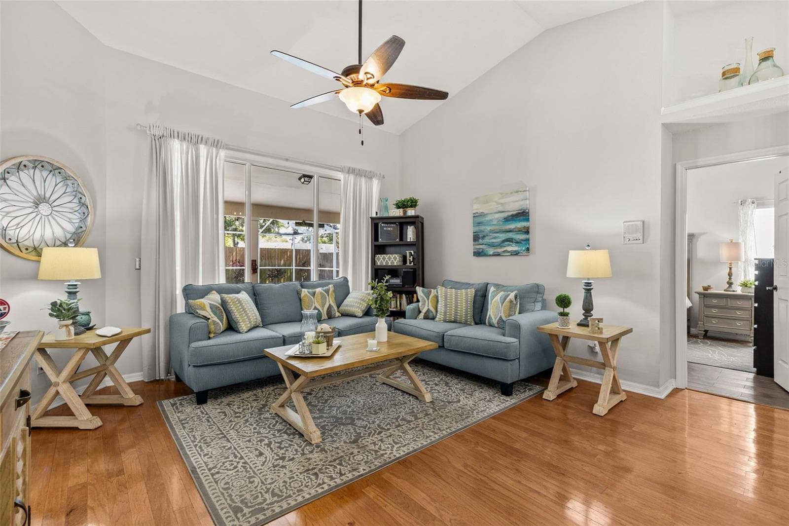 1090 ROLLING OAKS AVENUE — photo 9 of 55