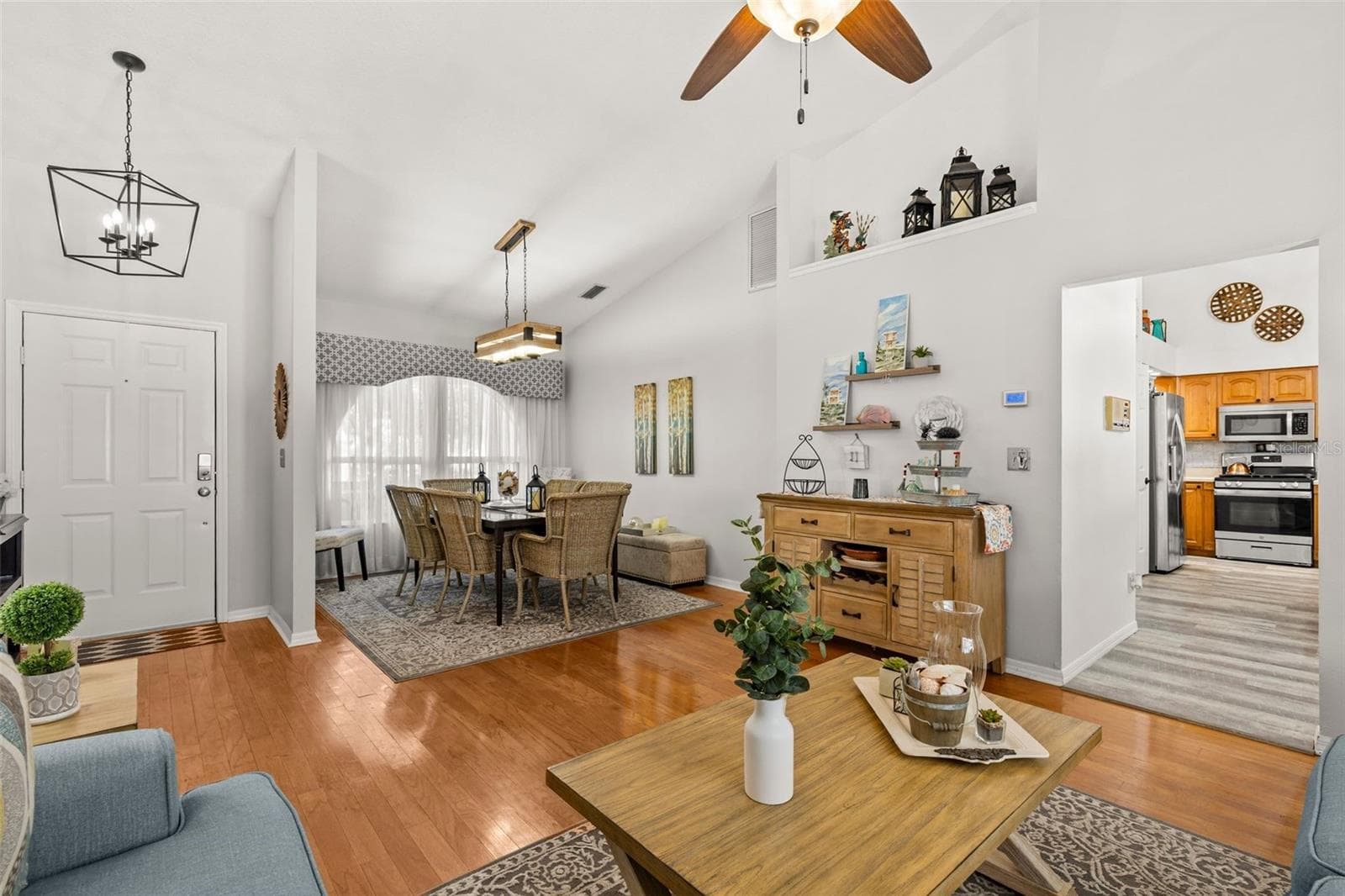 1090 ROLLING OAKS AVENUE — photo 12 of 55